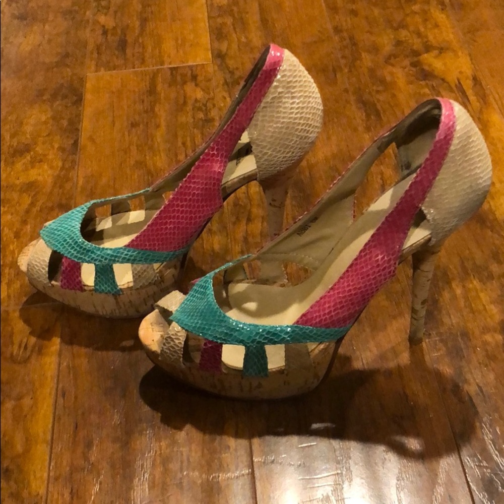 Heels/platforms - Picture 2 of 5